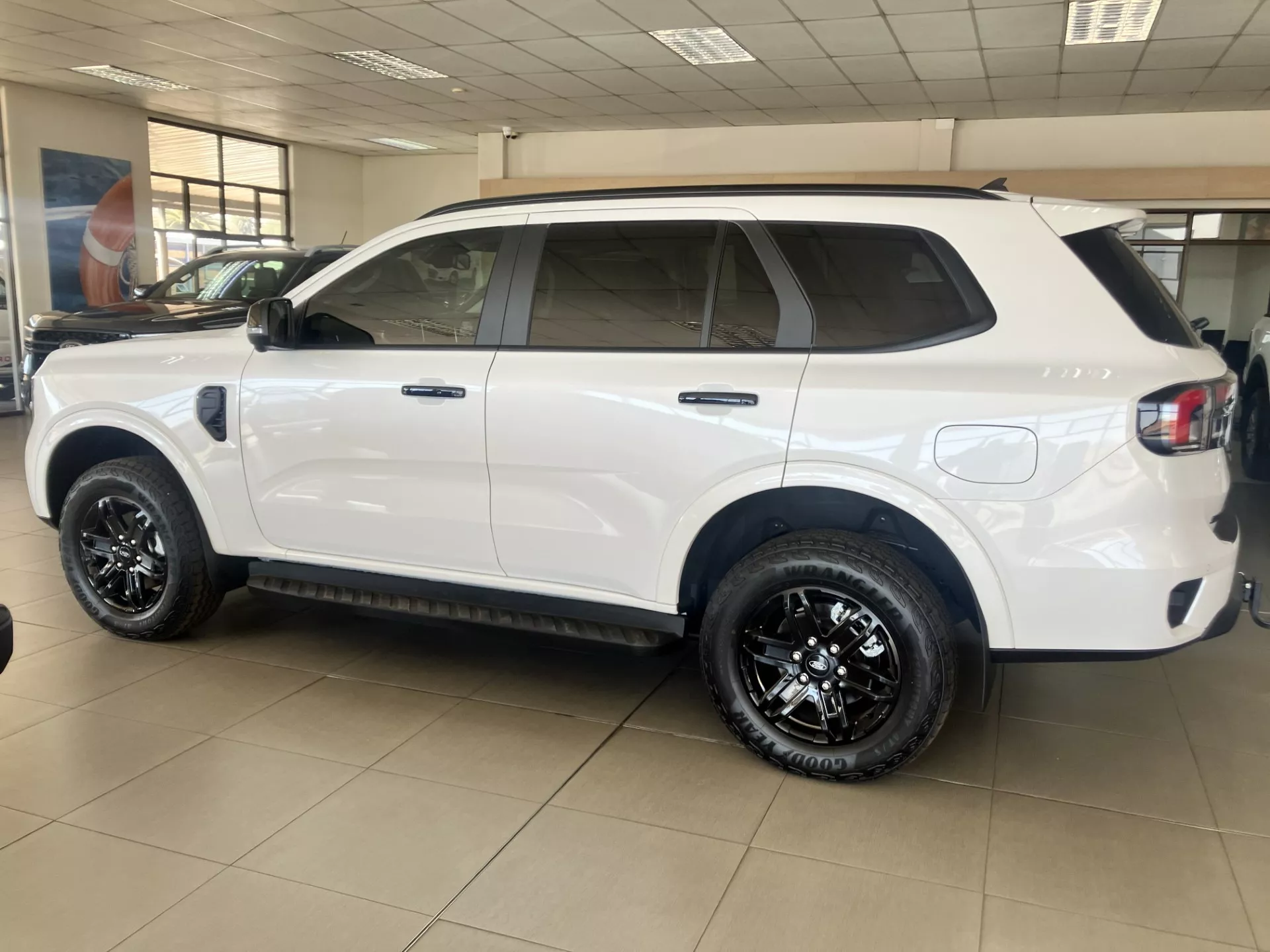 Vehicle Image for 2/3for Ford Everest 2.0 BiTurbo 4x4 Sport (automatic | diesel)